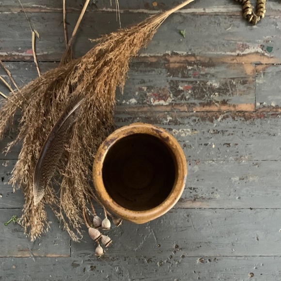 60's MCM HANDMADE BURNT ASH EMBOSSED CERAMIC VASE - Picture 9 of 10